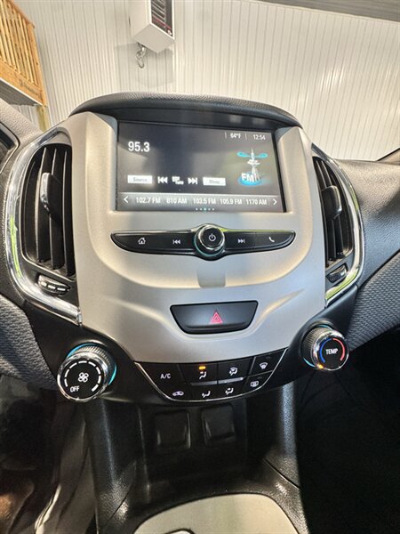 Used 2018 Chevrolet Cruze LS FWD image 12