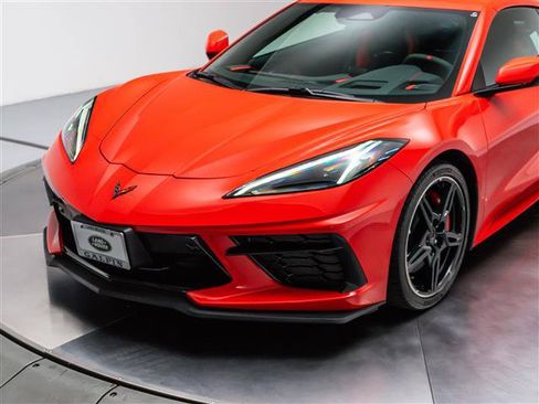 Used 2025 Chevrolet Corvette Stingray Preferred Cpe w/ Z51 Performance Package RWD image 9