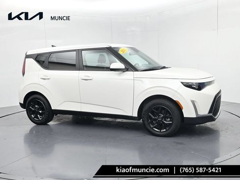 Certified 2025 Kia Soul LX w/ LX Technology Package FWD image 1