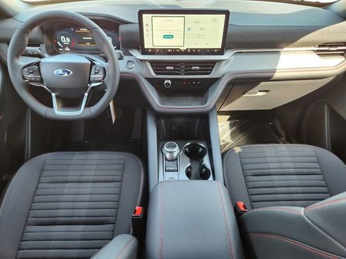 New 2026 Ford Explorer ST-Line w/ ST-Line Street Pack image 25