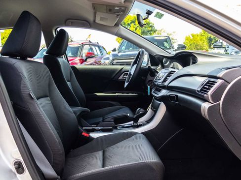 Used 2014 Honda Accord LX image 19