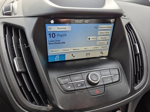 Used 2019 Ford Escape SE image 18