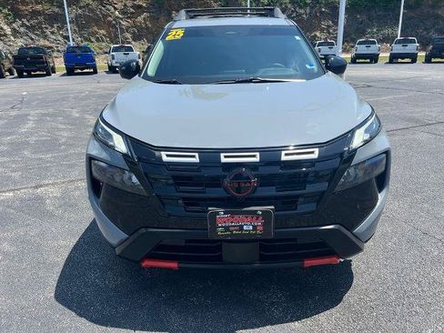 Certified 2025 Nissan Rogue SV AWD/4WD image 2