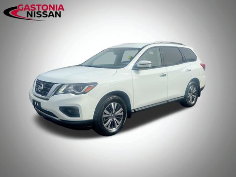 Used 2020 Nissan Pathfinder S image 3