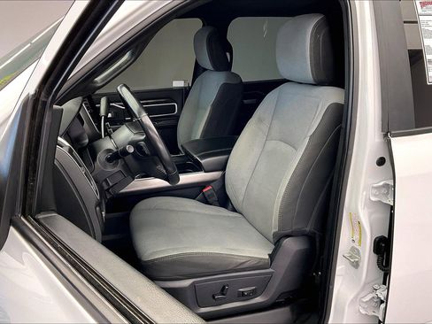 Used 2024 RAM 2500 Big Horn w/ Off Road Package image 17