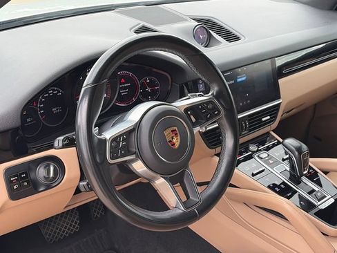 Used 2020 Porsche Cayenne AWD/4WD image 17