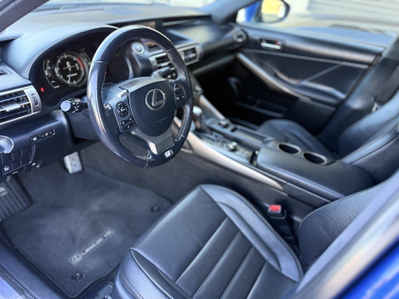 Used 2016 Lexus IS 200t w/ F Sport Package RWD image 11