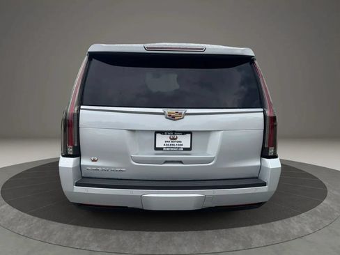 Used 2016 Cadillac Escalade ESV Premium AWD/4WD image 5