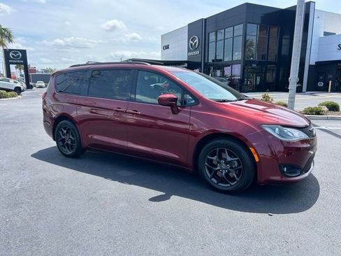 Used 2019 Chrysler Pacifica Touring-L Plus w/ S Appearance Package image 1