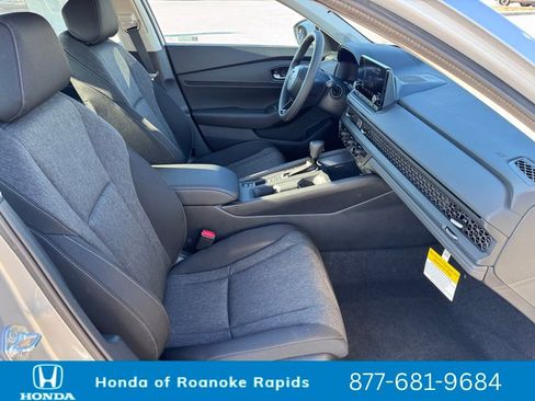 New 2025 Honda Accord SE image 26