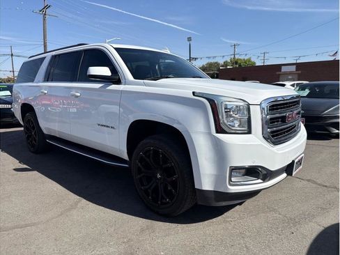 Used 2019 GMC Yukon XL SLT AWD/4WD image 4