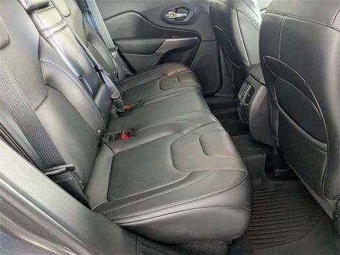 Used 2019 Jeep Cherokee Limited w/ Technology Group image 32