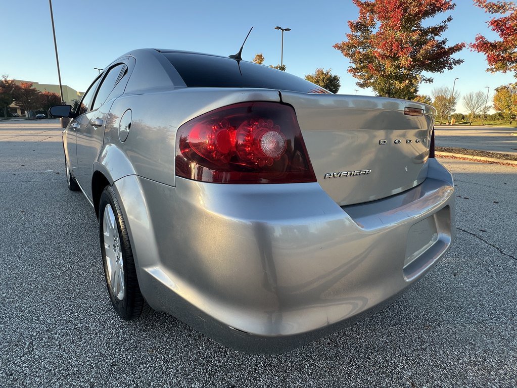 Used 2013 Dodge Avenger SE FWD image 3