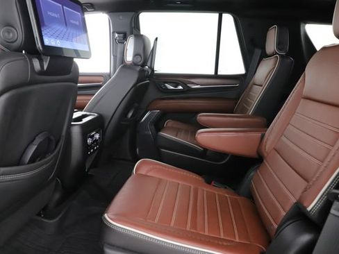 Used 2023 GMC Yukon Denali Ultimate w/ LPO, Floor Liner Package AWD/4WD image 30