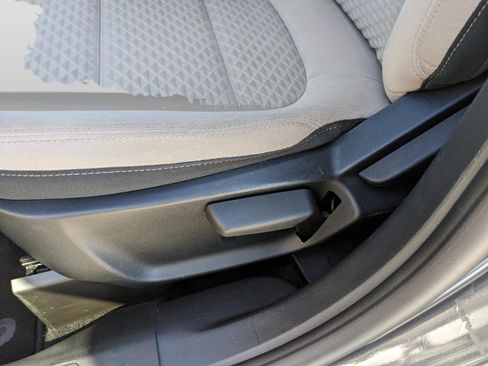 Used 2022 Ford Escape SE image 25