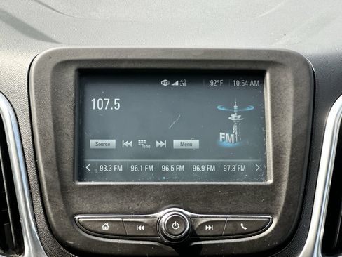 Used 2018 Chevrolet Equinox LT FWD image 26