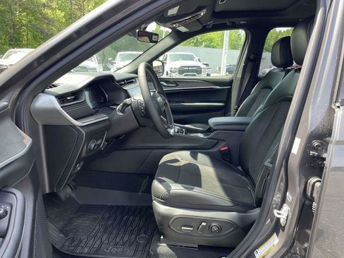 New 2026 Jeep Grand Cherokee Altitude AWD/4WD image 25