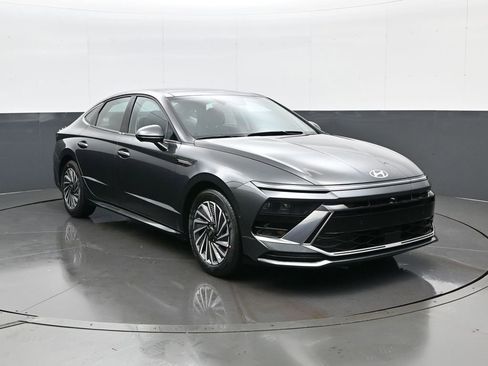 New 2026 Hyundai Sonata Limited image 3