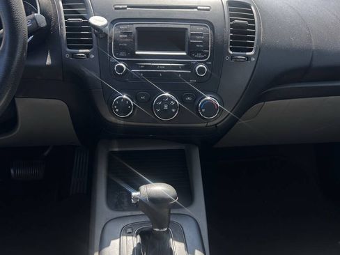 Used 2016 Kia Forte LX FWD image 4