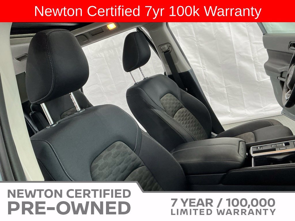 Used 2025 Nissan Pathfinder SV w/ SV Premium Package FWD image 18