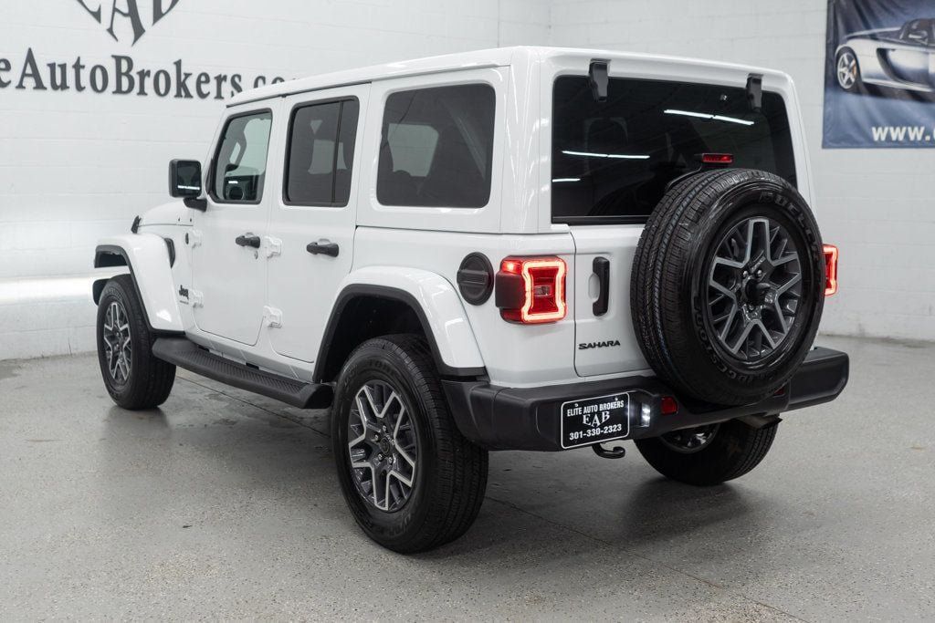 Used 2026 Jeep Wrangler Unlimited Sahara AWD/4WD image 7