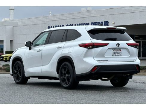 Certified 2023 Toyota Highlander FWD image 6