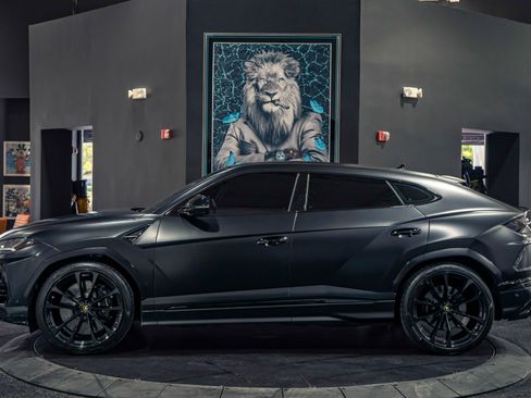 Used 2019 Lamborghini Urus AWD/4WD image 5