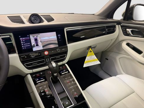 New 2026 Porsche Macan AWD/4WD image 25