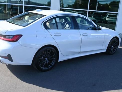 Used 2019 BMW 330i xDrive Sedan w/ Convenience Package AWD/4WD image 4