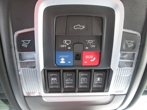 Used 2020 RAM 1500 Limited image 30