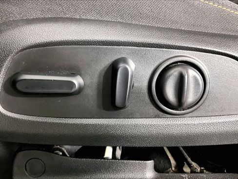 Used 2019 Chevrolet Equinox LT FWD image 29