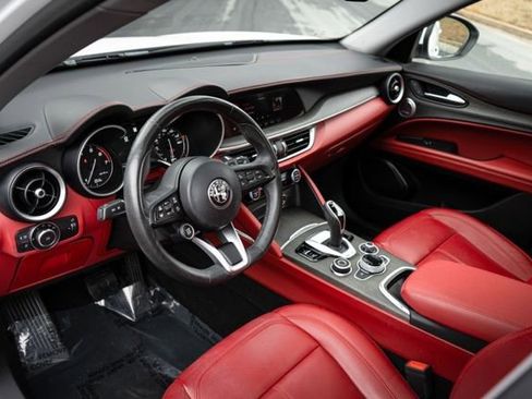 Used 2021 Alfa Romeo Stelvio Ti w/ Premium Package image 16