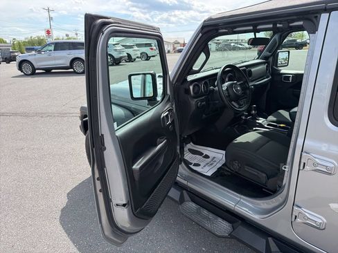 Used 2021 Jeep Wrangler Unlimited Sport AWD/4WD image 15