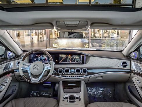 Used 2018 Mercedes-Benz S 560 Sedan image 3