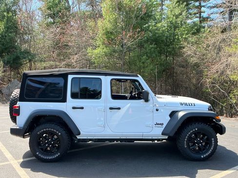 Used 2021 Jeep Wrangler Unlimited Sport AWD/4WD image 6