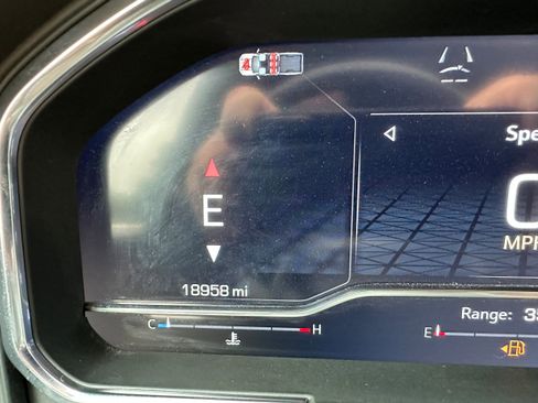 Used 2024 GMC Sierra 2500 Denali Ultimate image 2