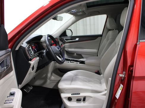Used 2024 Volkswagen Atlas SEL Premium R-Line AWD/4WD image 3