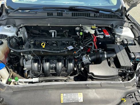 Used 2018 Ford Fusion SE w/ Fusion SE Technology Package FWD image 36