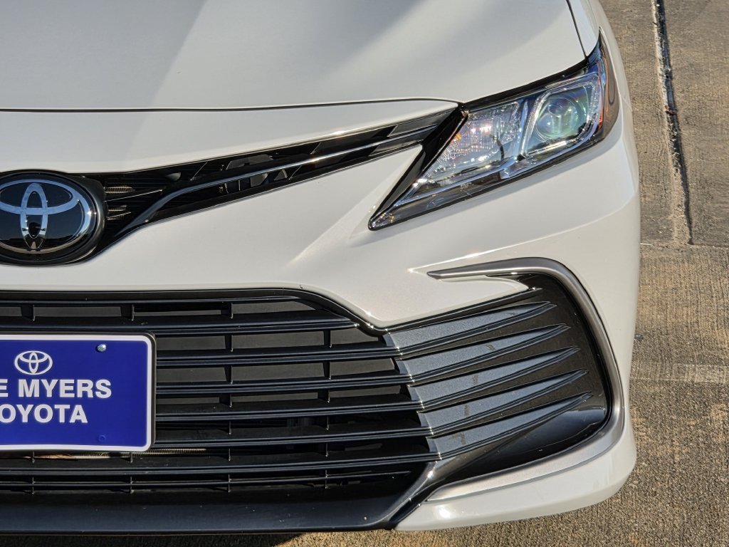Used 2024 Toyota Camry LE FWD image 4