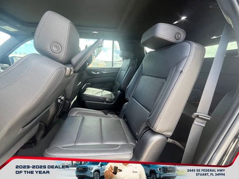 Used 2021 GMC Yukon Denali w/ Denali Premium Package image 12