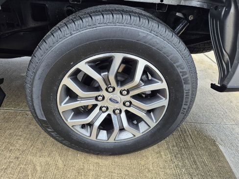 Certified 2022 Ford F150 Lariat image 4