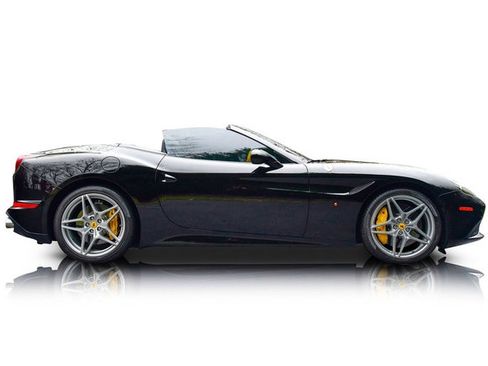 Used 2016 Ferrari California T image 2