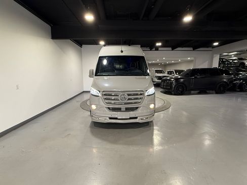 Used 2024 Mercedes-Benz Sprinter 2500 image 5