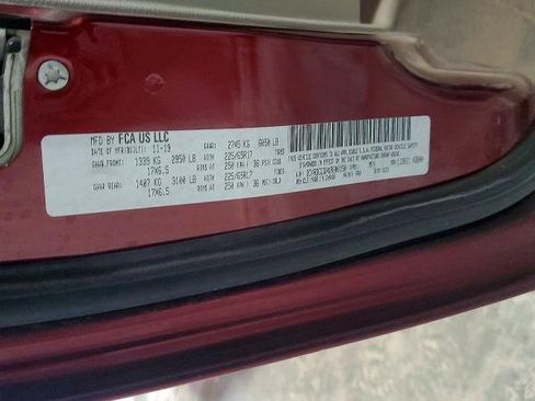 Used 2019 Dodge Grand Caravan SXT image 17