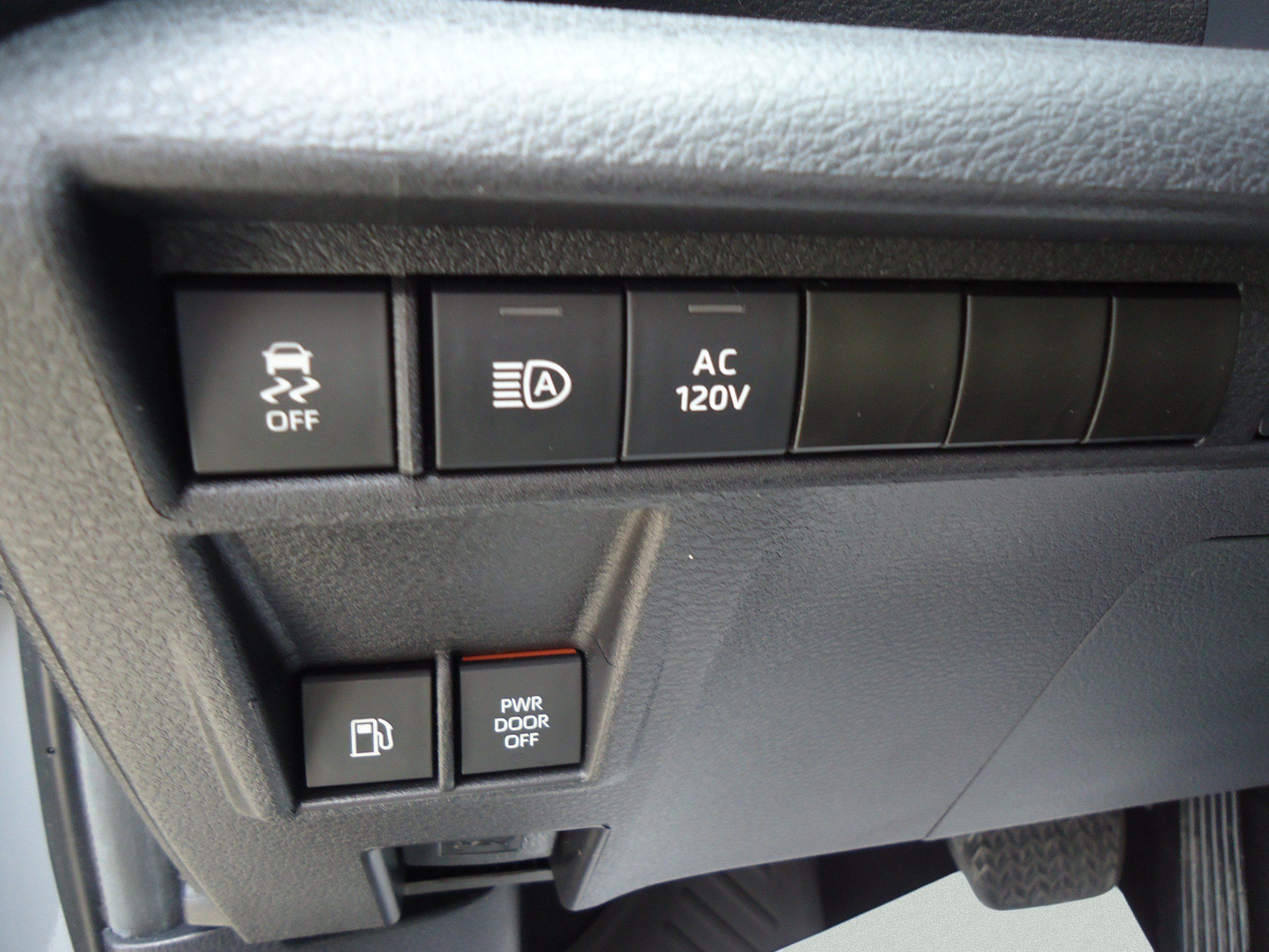 Used 2025 Toyota Sienna XLE Woodland Edition AWD/4WD image 15