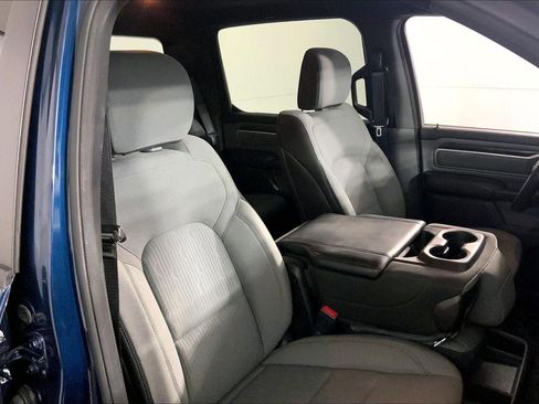 Used 2022 RAM 1500 Big Horn AWD/4WD image 7