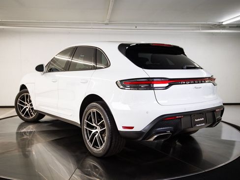 Certified 2023 Porsche Macan AWD/4WD image 3