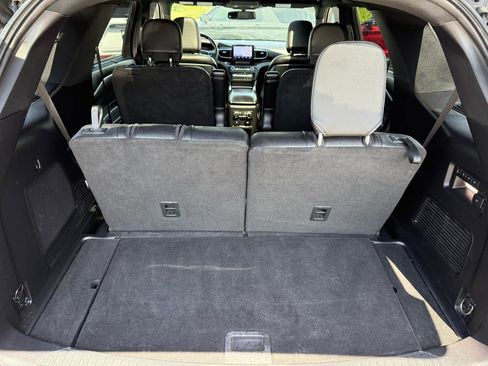 Used 2020 Ford Explorer Limited RWD image 17