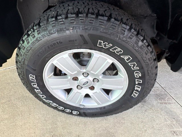 Used 2010 Ford Explorer XLT AWD/4WD image 36