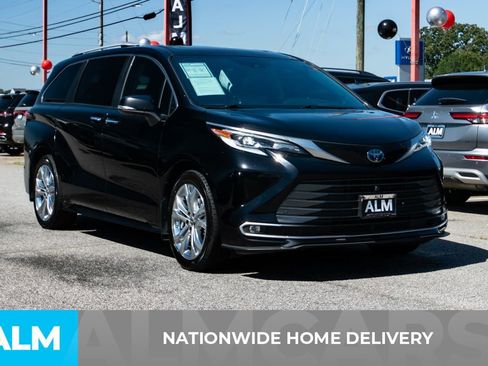 Used 2023 Toyota Sienna Platinum image 5